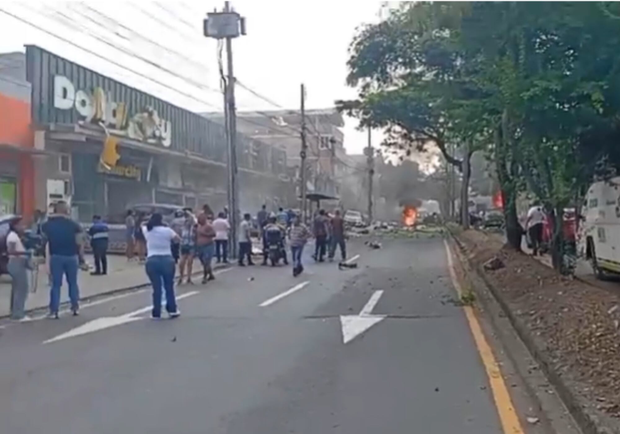 Atentado con explosivos en inmediaciones de la Escuela de Aviación Marco Fidel Suárez, en Cali