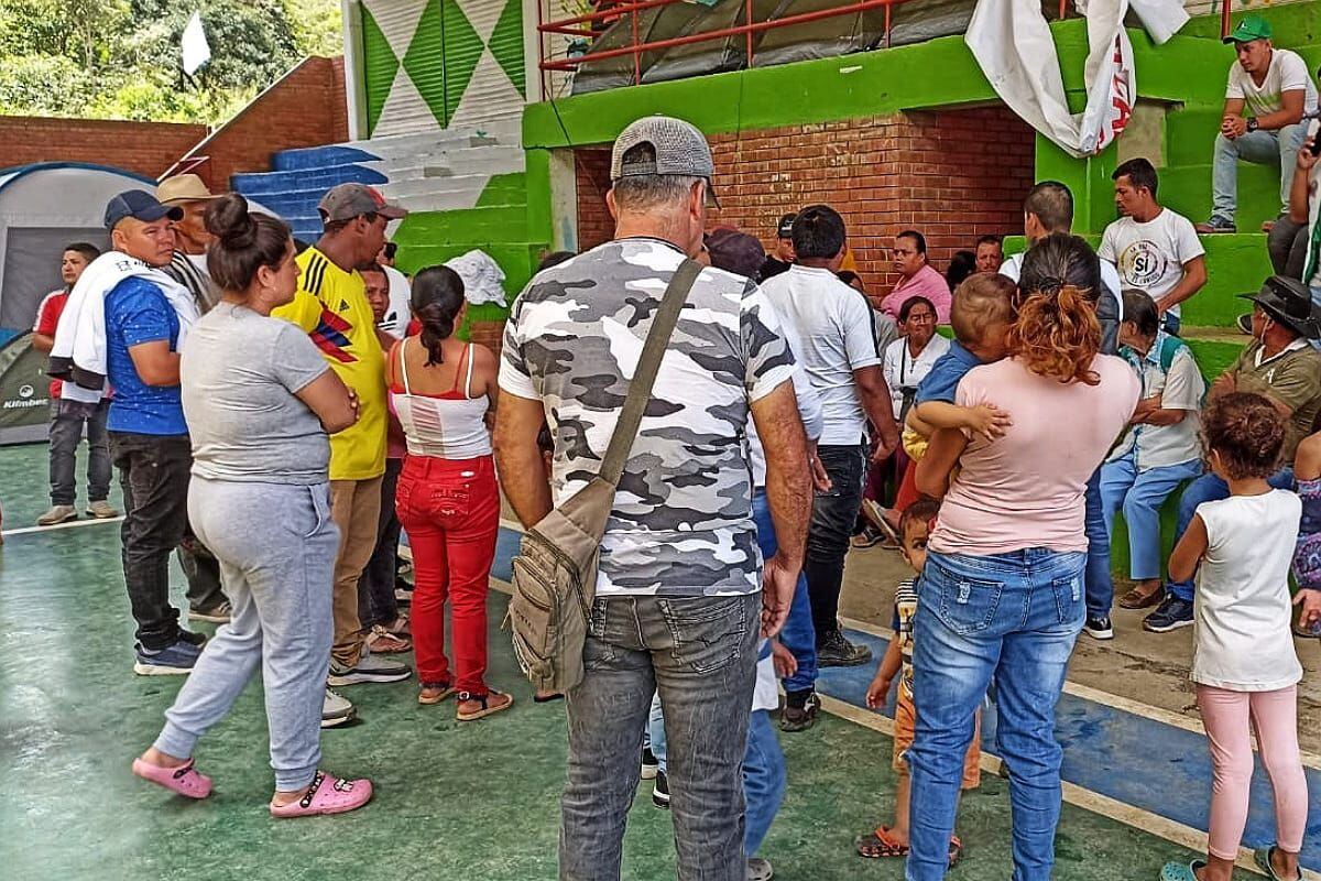 Los afectados están recibiendo la ayuda humanitaria. Crédito: Colprensa. 