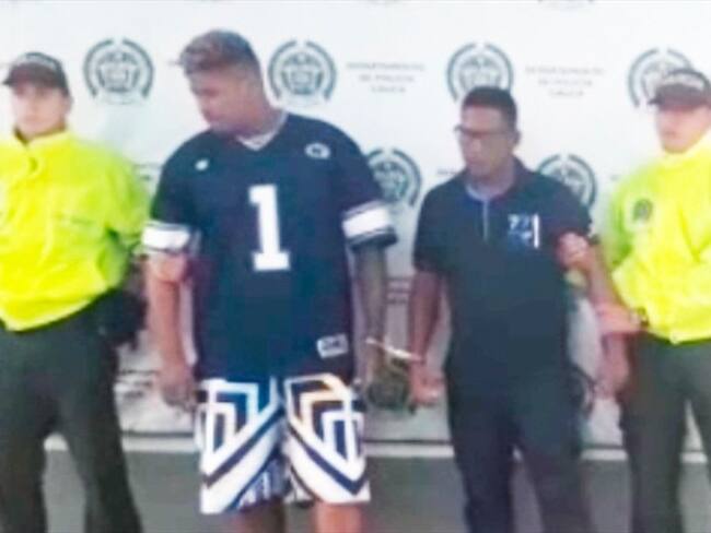 Los uniformados detuvieron en las últimas horas a Jhonatan Andrés Yandún Castillo y Johan Esteban Moreno, conocidos con los alias de “Yandun” y “Jhoansito”. Foto: Policía