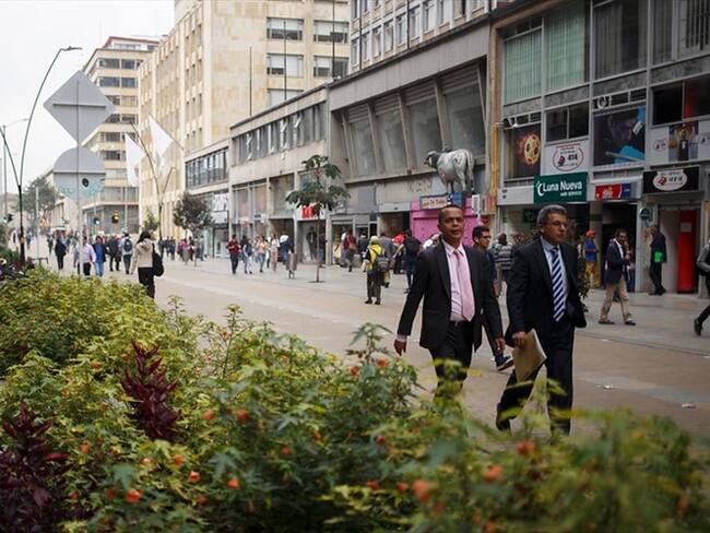 En el centro de la capital ya se instalaron unas 150 canecas, lo que ha dado un promedio de cuatro por cada cuadra. Foto: Colprensa