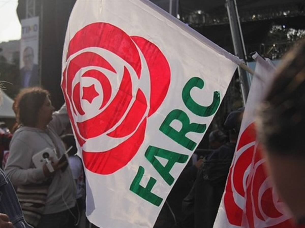 Farc denuncian penalmente a Samuel Hoyos por acusarlos de ser políticos y terroristas