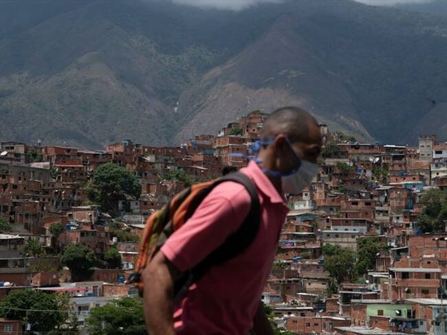 De esos 129 casos, tenemos seis pacientes en condición crítica, en unidades de cuidados intensivos debidamente acondicionadas para atender este tipo de pacientes. Foto: Getty Images