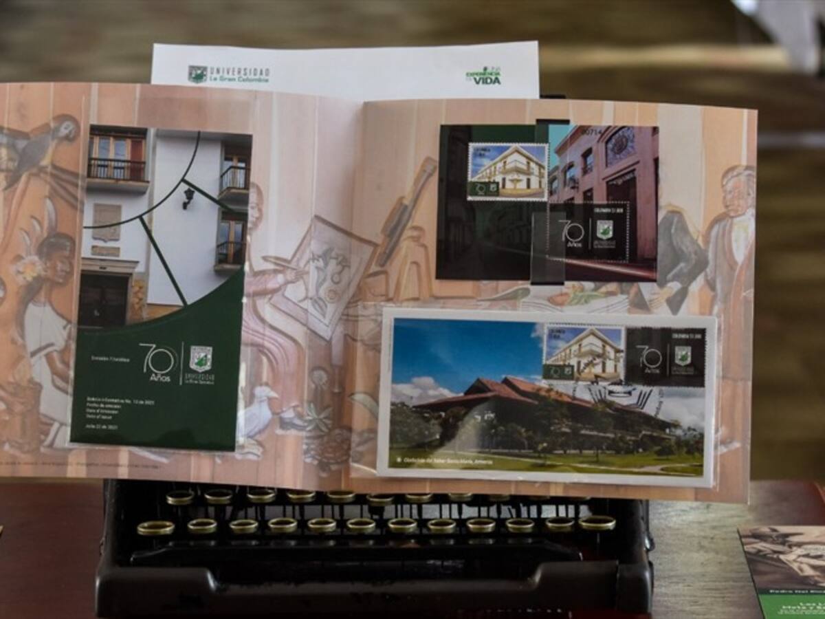 60.000 estampillas conmemoran los 70 años de la Universidad La Gran Colombia