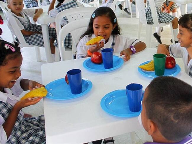 Luis Carlos Pineda, contralor delegado para la Participación, dijo en Sigue La W que hay 11 entidades territoriales que no han reportado el inicio del PAE. . Foto: Colprensa