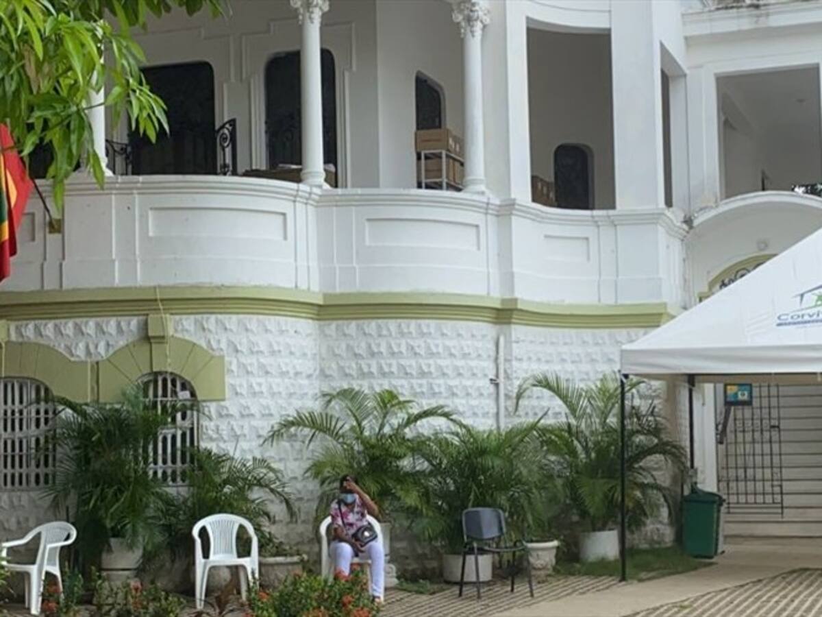 Denuncian deterioro físico y mal clima laboral en Corvivienda Cartagena