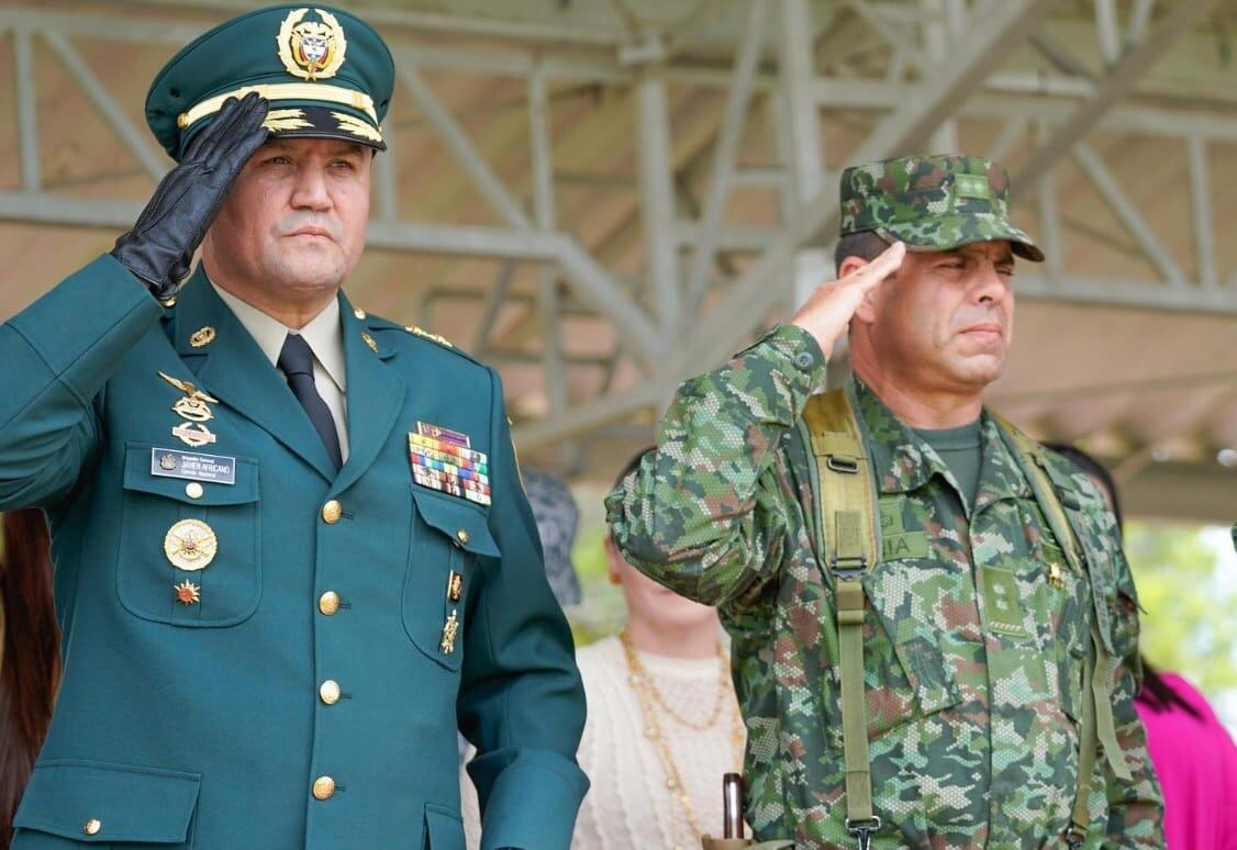 General Javier Hernando Africano y general Federico Mejía. Crédito: Gobernación del Cauca.