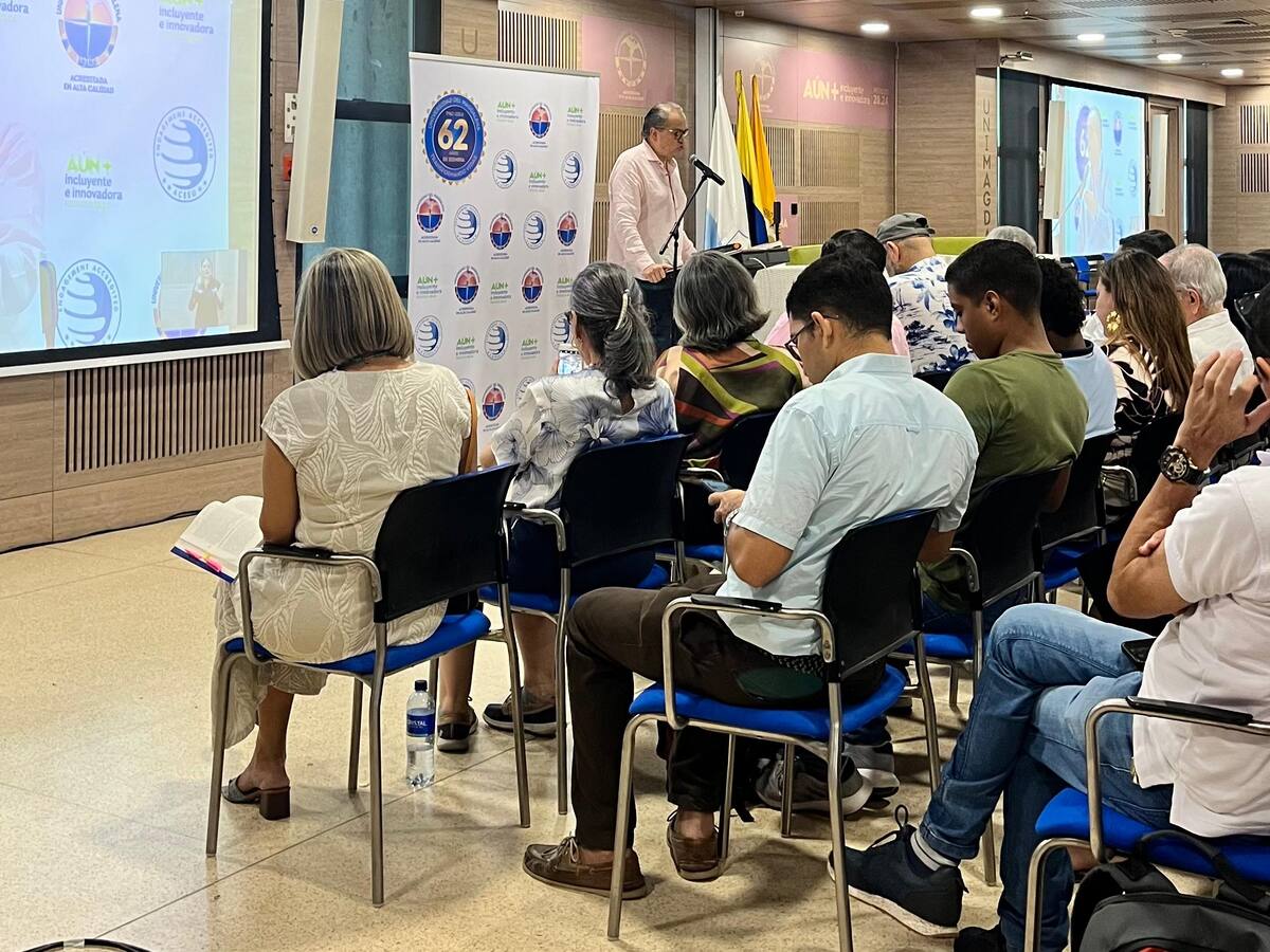 Exprocurador Fernando Carrillo estuvo en Santa Marta presentando su libro