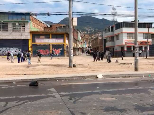 Protestas por alzas al pasaje de Transmilenio terminan en enfrentamientos en Usme