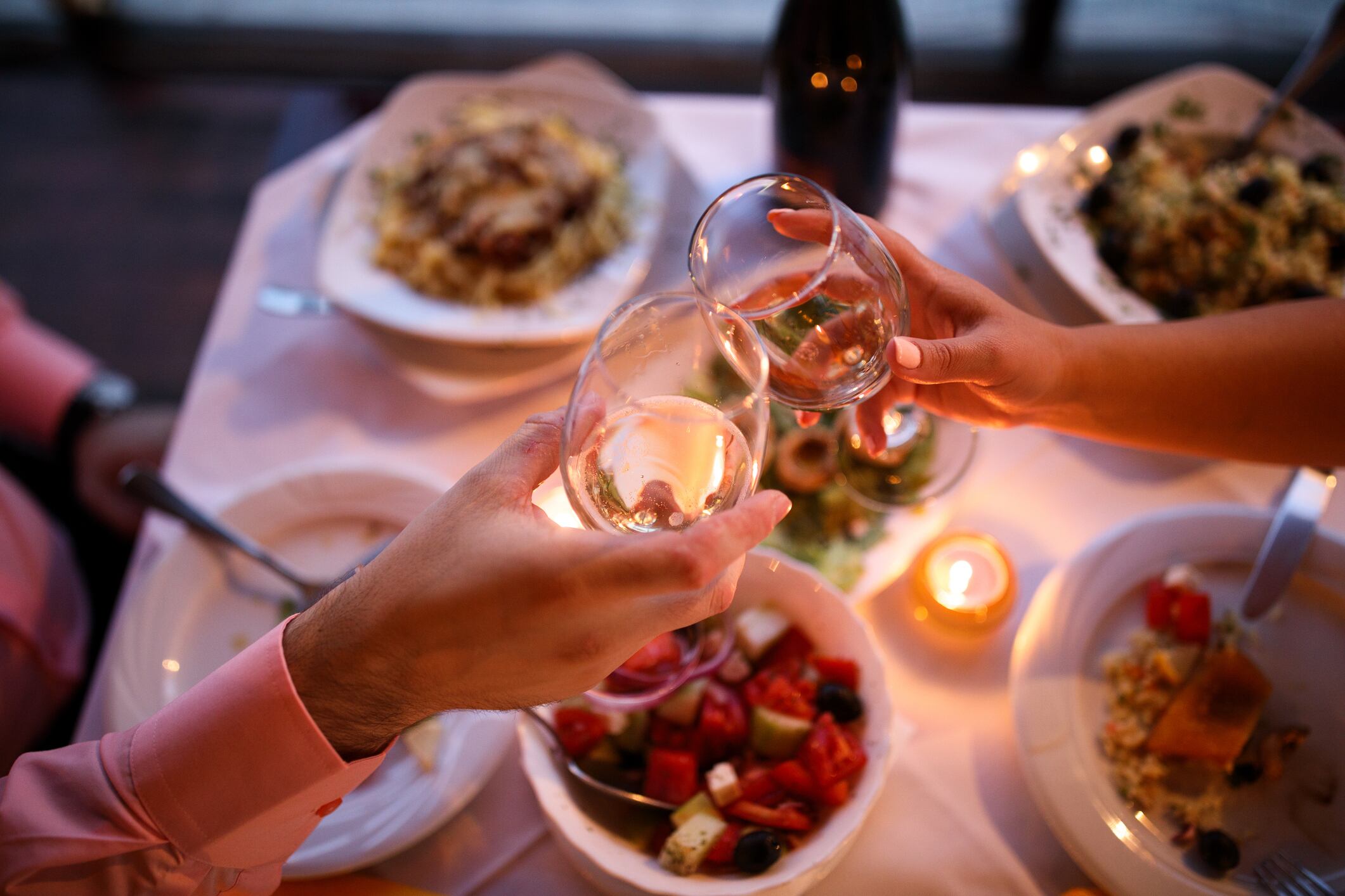 Cena romántica, imagen de referencia. Foto: Getty Images