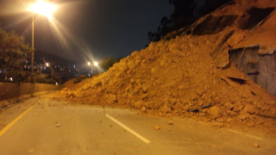 Deslizamiento en Copacabana, Antioquia. Foto: Policía de Tránsito y Transporte de Antioquia