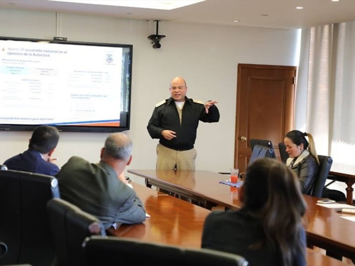 Salida del director de la DIMAR obedece a dinámica de carrera militar: Armada