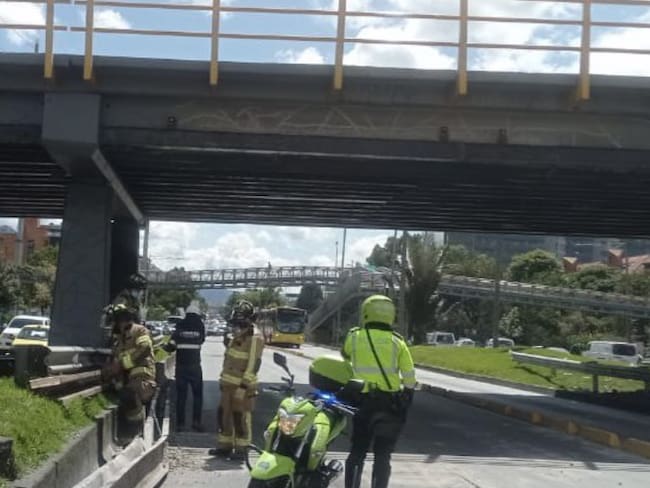 Vuelve y juega: Parte de la estructura del puente de la calle 116 en Bogotá volvió a caerse