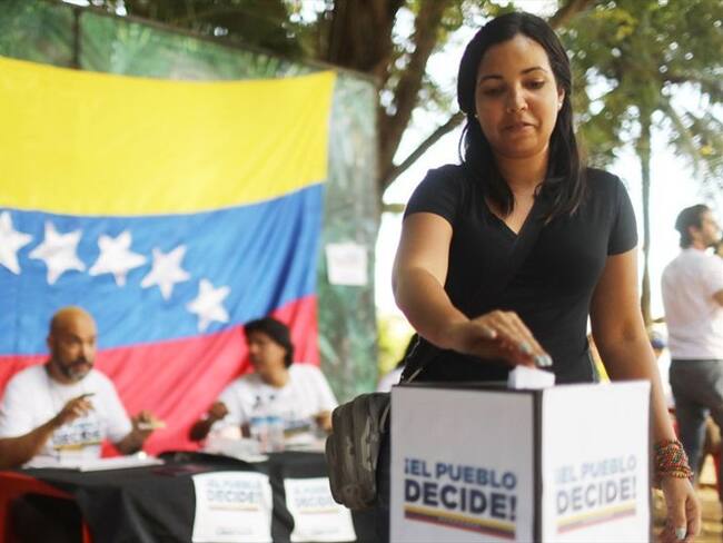 Oposición alerta de un posible fraude en comicios regionales de Venezuela. Foto: Getty images.
