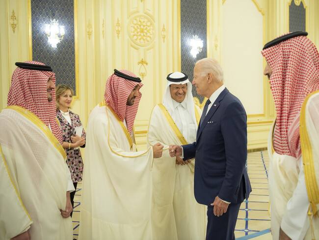 Encuentro de Biden con Bin Salmán empañó su imagen de defensor de DD.HH.