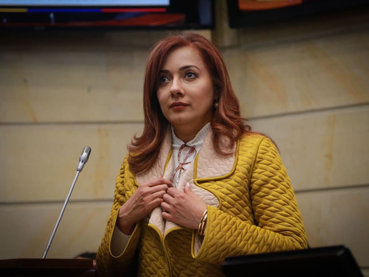 Astrid Salamanca fue reelegida por séptima vez como directora administrativa del Senado