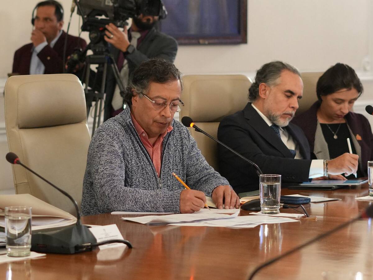 “No retrocedemos, vamos para adelante y por el Micay”: presidente Petro, sobre El Plateado