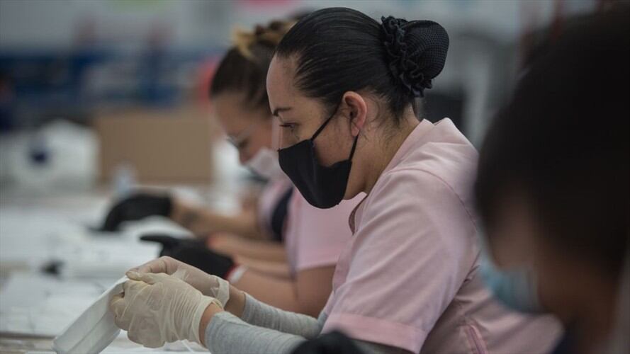 El presidente Iván Duque advirtió que hay un grave impacto económico del COVID-19 sobre las mujeres, especialmente en las rurales y madres cabeza de familia. Foto: Getty Images / JUANCHO TORRES