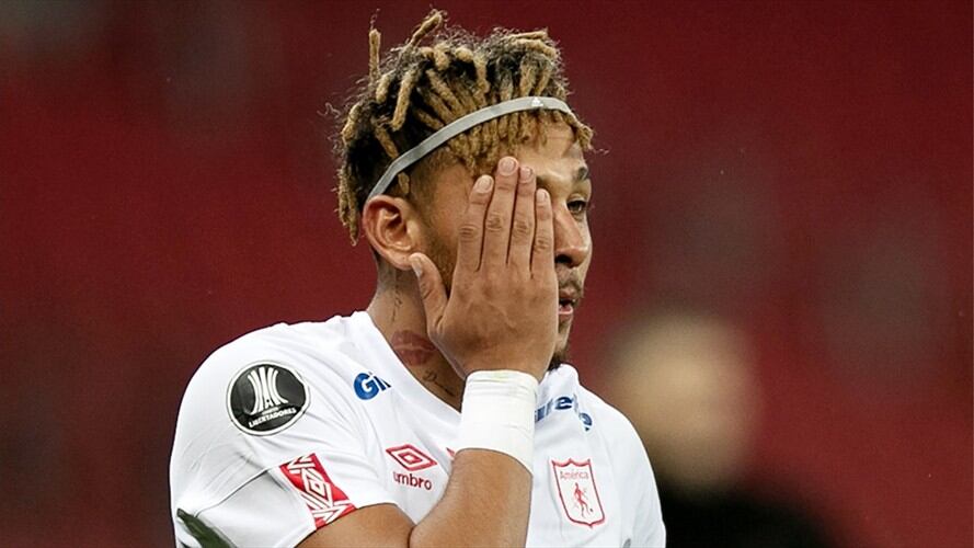 Duván Vergara ante Internacional de Porto Alegre. Foto: Getty