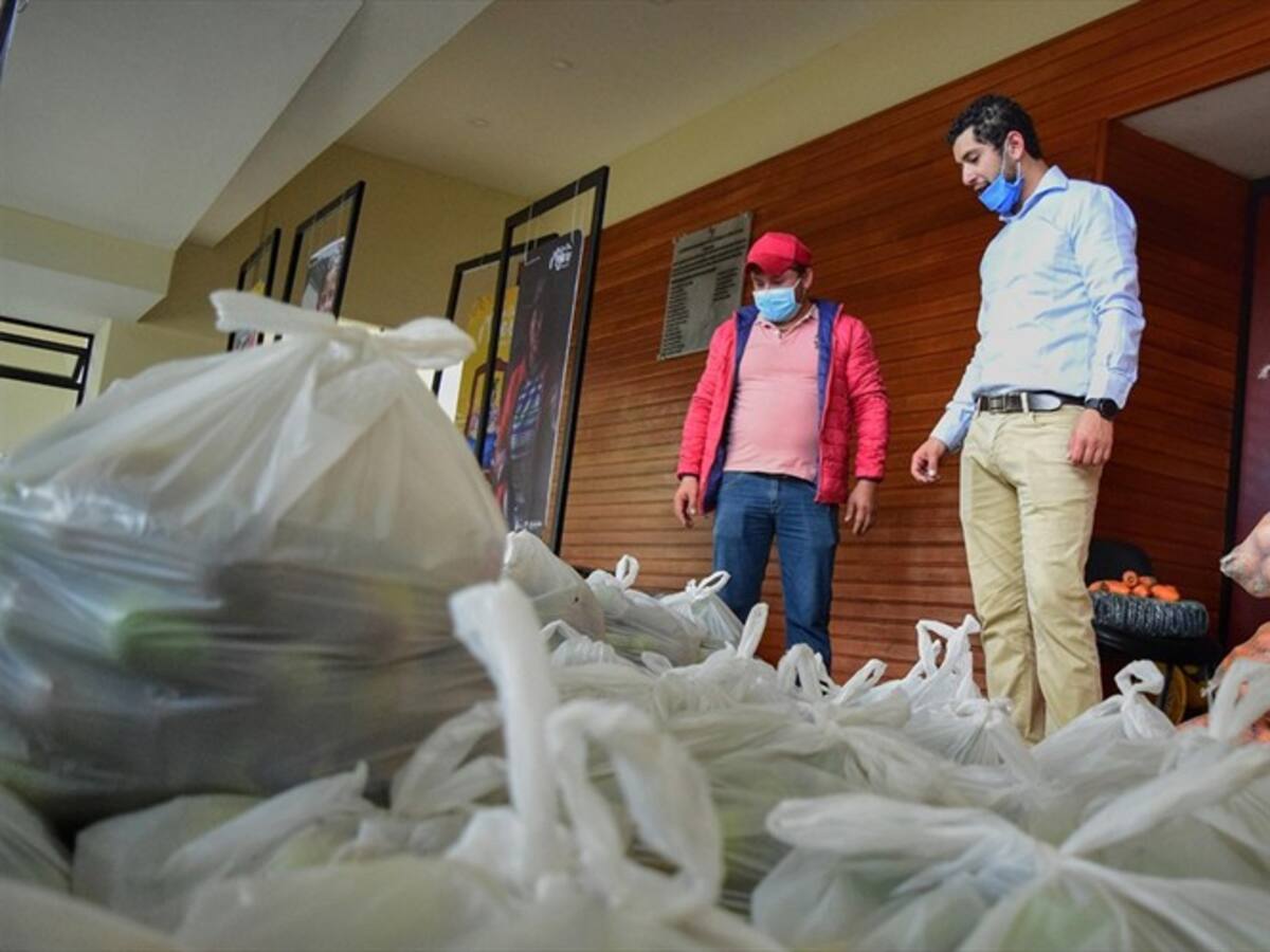 Paipa y Nuevo Colón hacen trueque de toneladas de carbón por alimentos