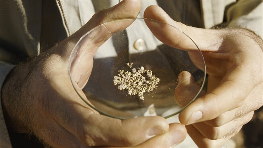 Se extraía oro de manera ilícita, contaminando el agua con químicos como cianuro y mercurio. Foto: Getty Images