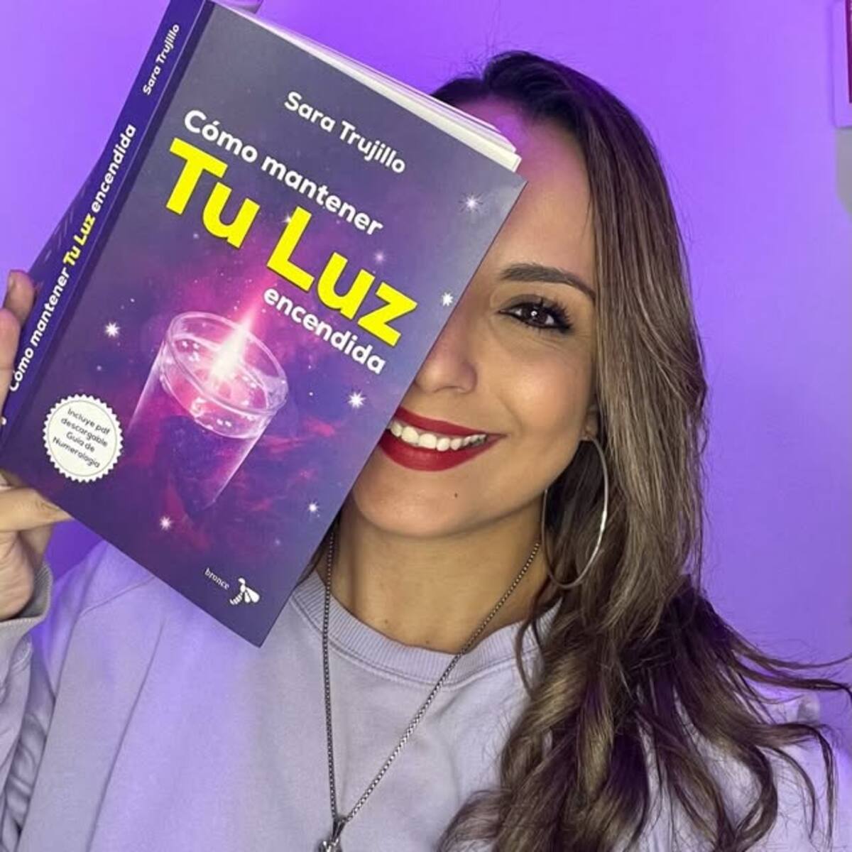 ‘Cómo mantener tu luz encendida’, el libro de Sara Trujillo que se presentará en la Feria del Libro