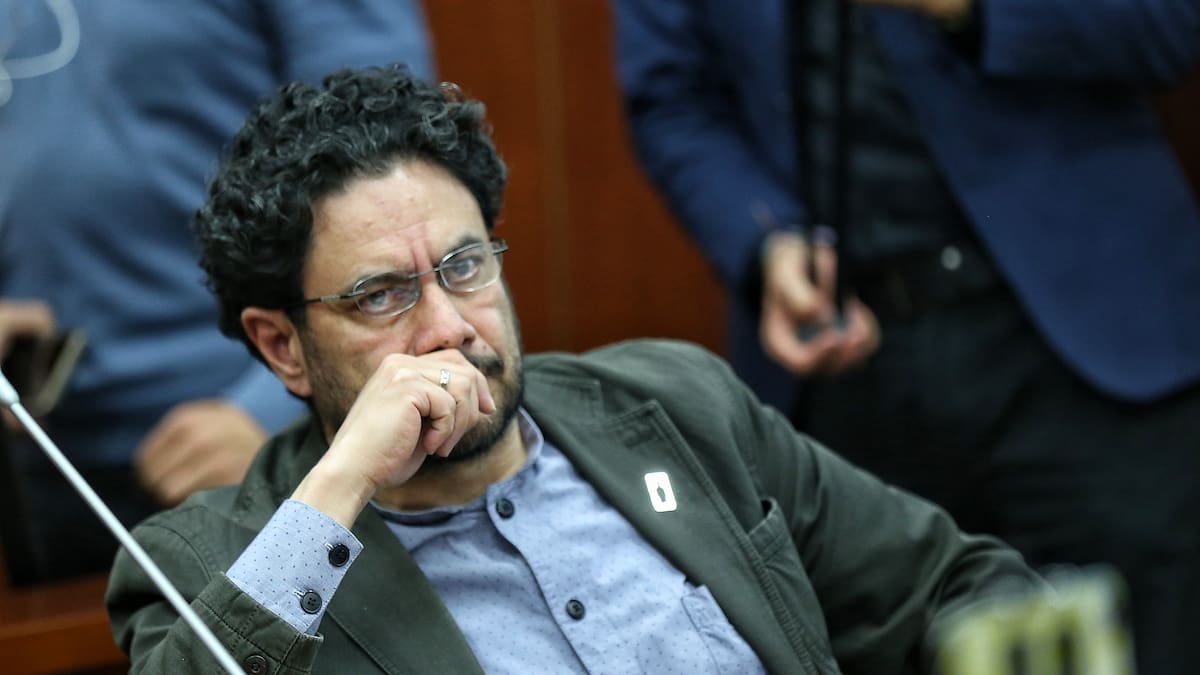 Cepeda denuncia que al menos 22 menores murieron en bombardeos de este gobierno