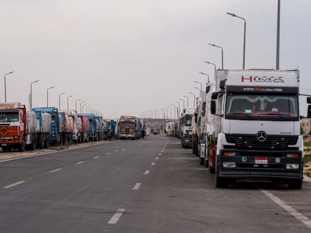 Más de 80 camiones con ayuda humanitaria esperan autorización para entrar en Gaza