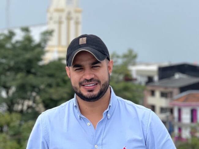 Marlon Cruz aclaró que en el momento del ataque no se encontraba en compañía del alcalde Luis Ortega. Foto: Cortesía.