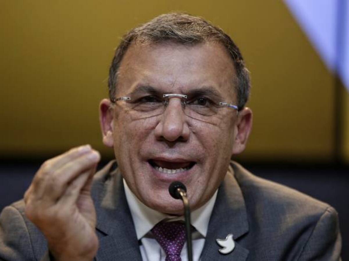 Hagan más y hablen menos: Roy Barreras