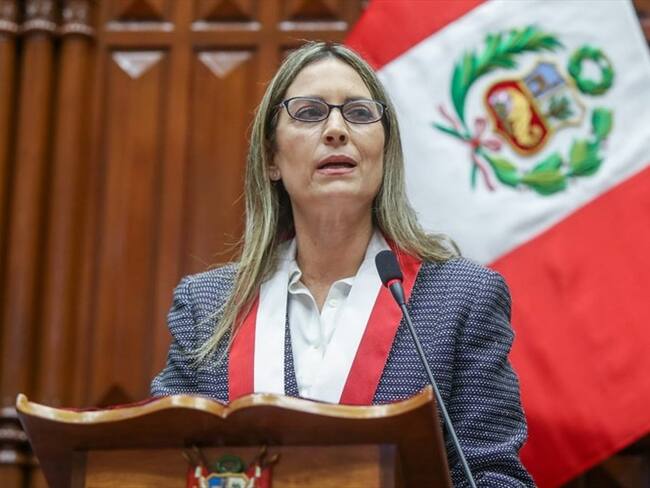 Ministros deberán hablar sobre políticas públicas en Perú: presidenta del Congreso