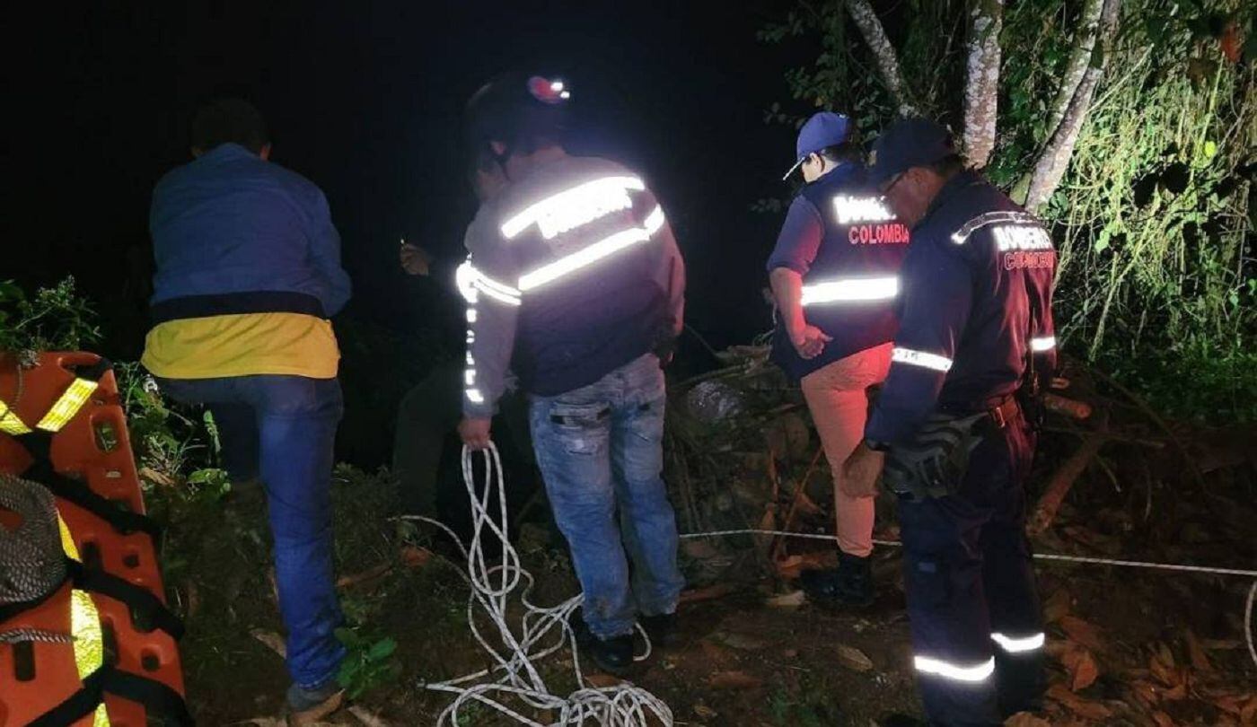 Hombre falleció tras caer de un abismo. Crédito: Bomberos Marquetalia, Caldas.