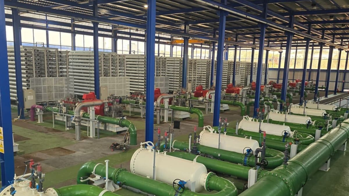 Exploran modelos de desalinización en España para atender déficit de agua potable en Santa Marta