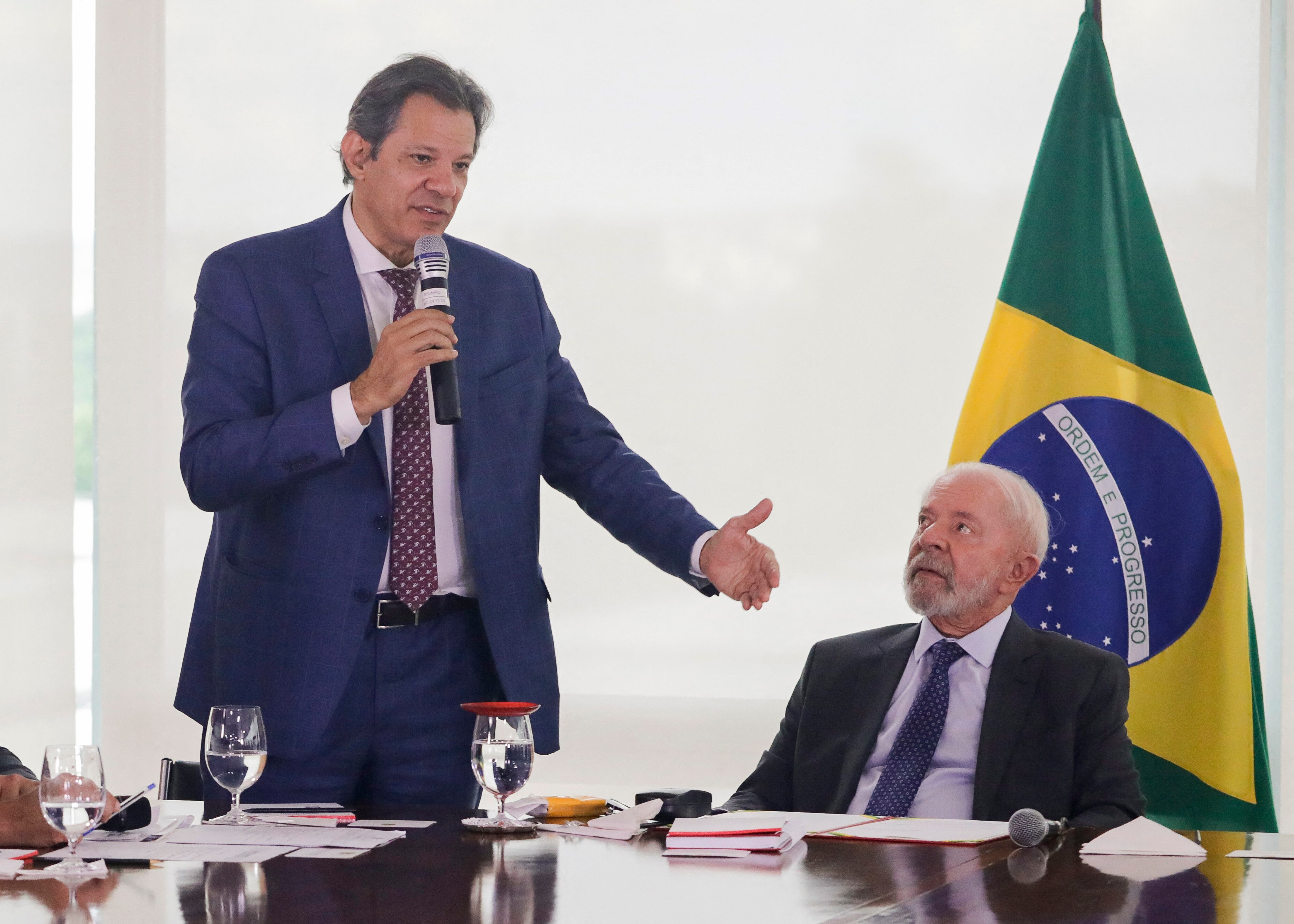 Fernando Haddad y Lula da Silva. FOTO: SERGIO LIMA/AFP via Getty Images
