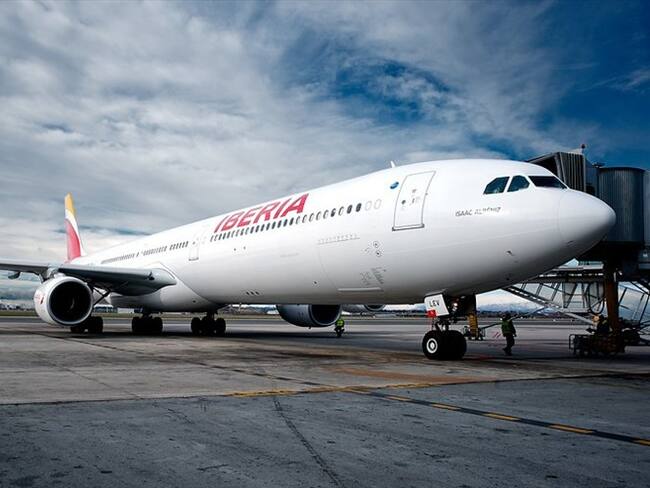 Pasajeros de vuelo Madrid - Bogotá denuncian demora en la T4