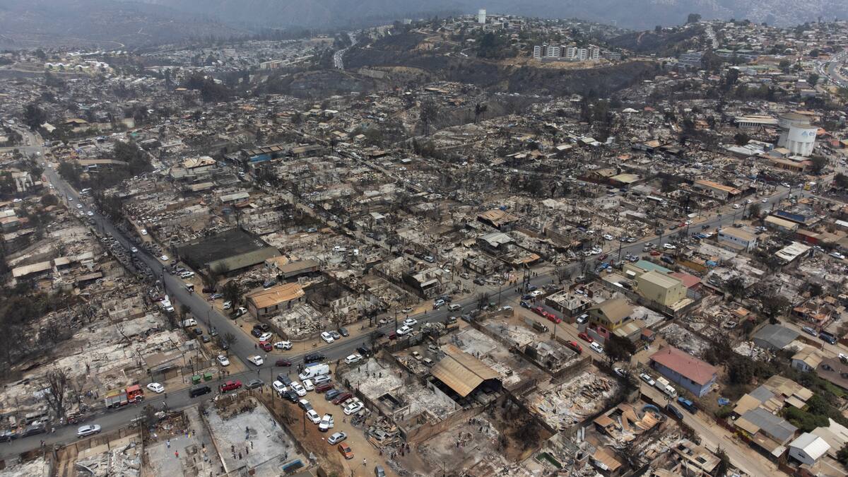 Sube a 122 el número de muertos por incendios forestales en Chile