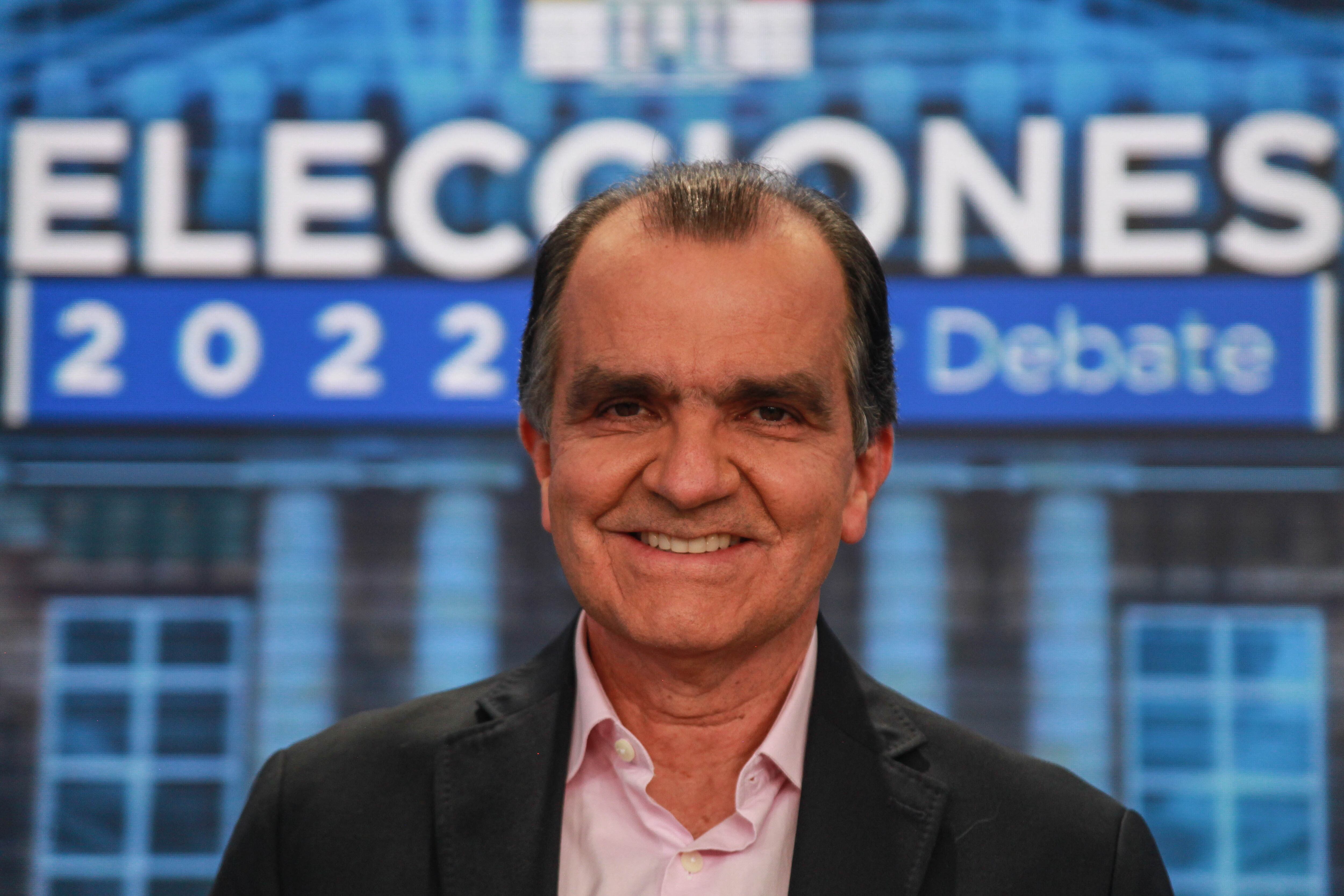 Bogotá. Noviembre 12 de 2021. Primer Debate de precandidatos a la Presidencia de la República - Elecciones 2022, RCN. En la foto: Oscar Iván Zuluaga, Precandidato Presidencial por el Partido Centro Democrático. (Colprensa - Camila Díaz)