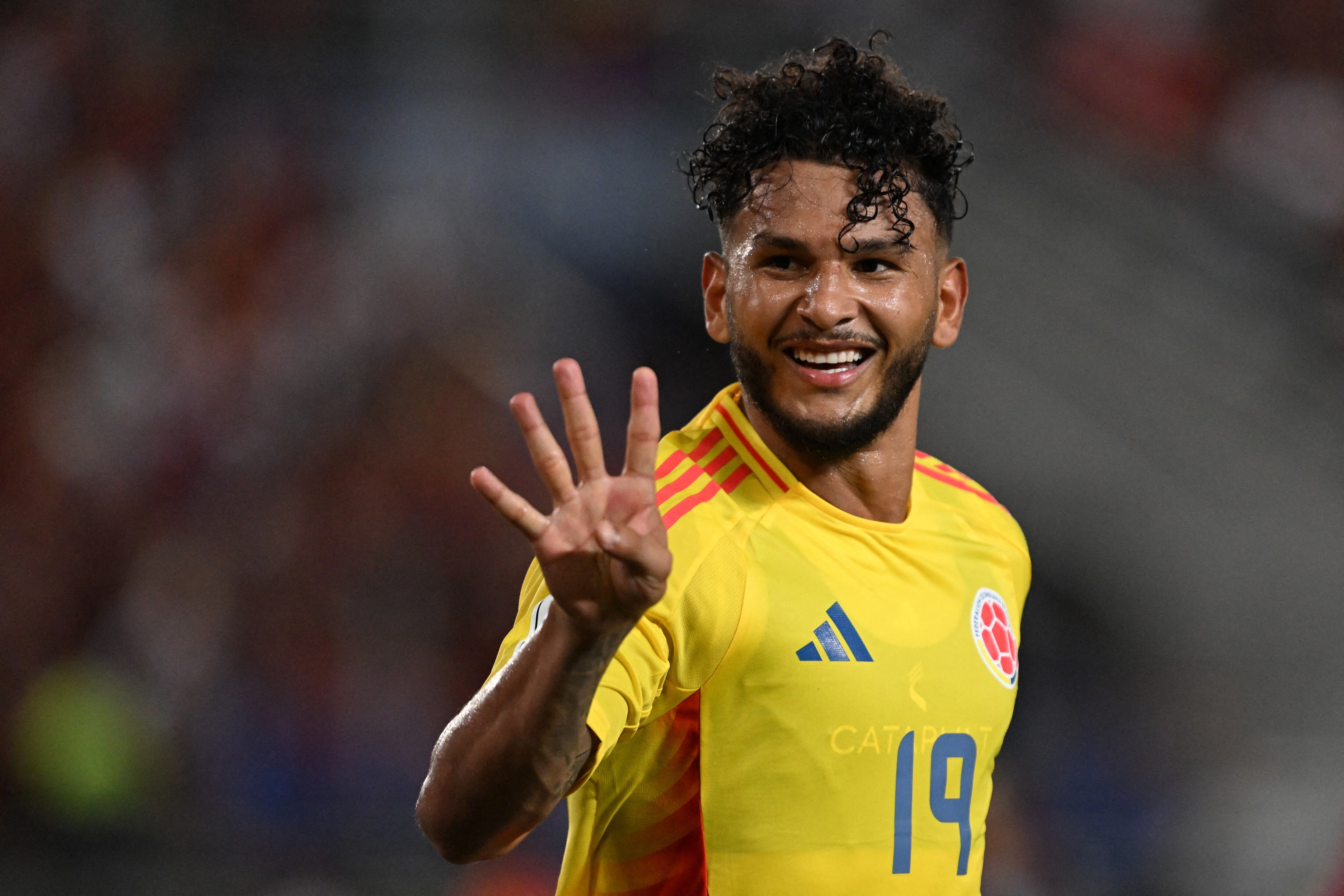 Luis Suarez celebra su cuarto gol en el Colombia vs. Venezuela FOTO: JUAN BARRETO/AFP via Getty Images