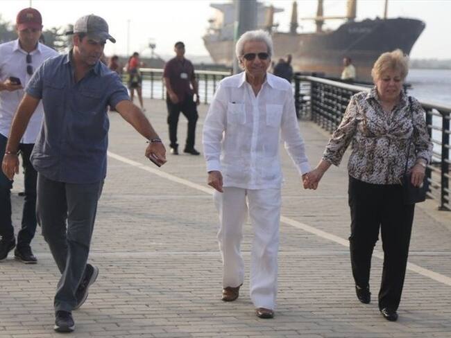 William Mebarak y Nidia Ripoll estuvieron junto al alcalde de Barranquilla, Alejandro Char, en el Gran Malecón. Foto: Alejandro Char en Twitter: @AlejandroChar
