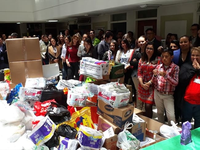 Funcionarios de la Gobernación recolectaron cerca de una tonelada de ayudas humanitarias para entregar en los próximos días a los ciudadanos de vecino país. Foto: Jorge Herrera (W Radio)