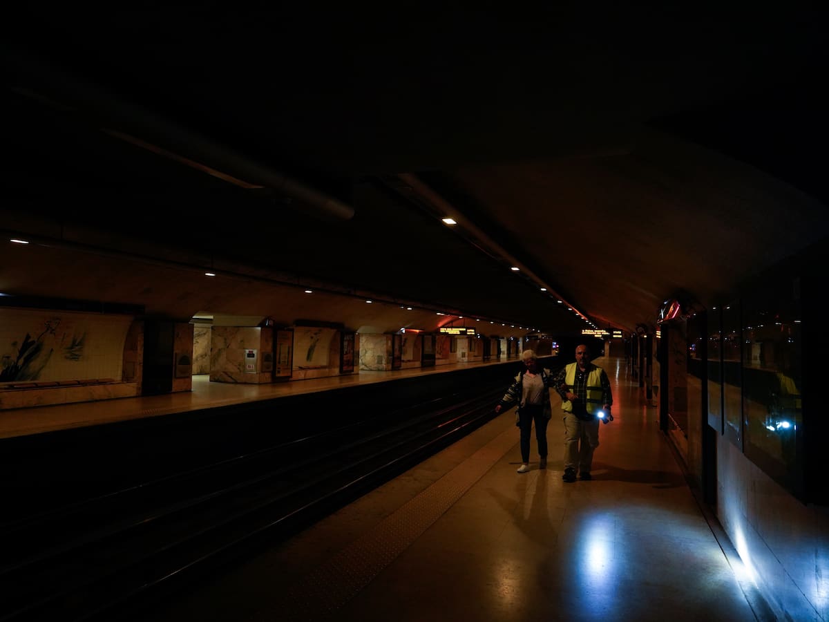 Unos 2,5 millones de usuarios vuelven a tener electricidad en Portugal
