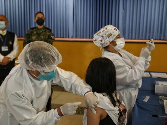Vacunación en Colombia. Foto: Colprensa - Camila Díaz