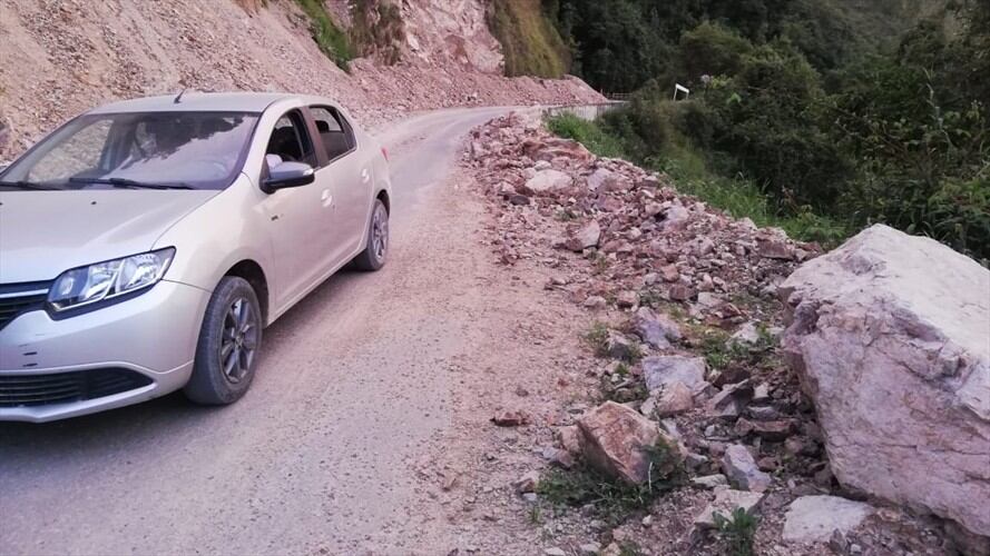 Habitantes de la región denunciaron que un derrumbe mantuvo cerrada la vía durante tres días. Foto: Cristian Medina