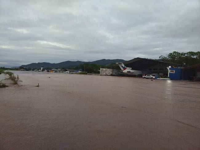 El aeropuerto Vanguardia de Villavicencio sin operaciones por fuertes lluvias. Foto: Cortesía Aerocivil