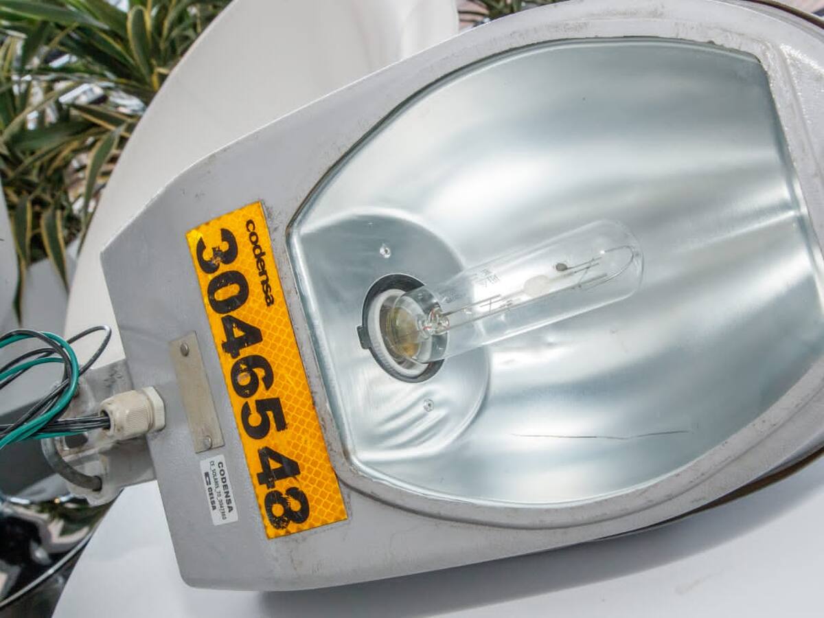 Adiós a las luces amarillas: Alcaldía instalará nuevas luminarias LED en Bogotá