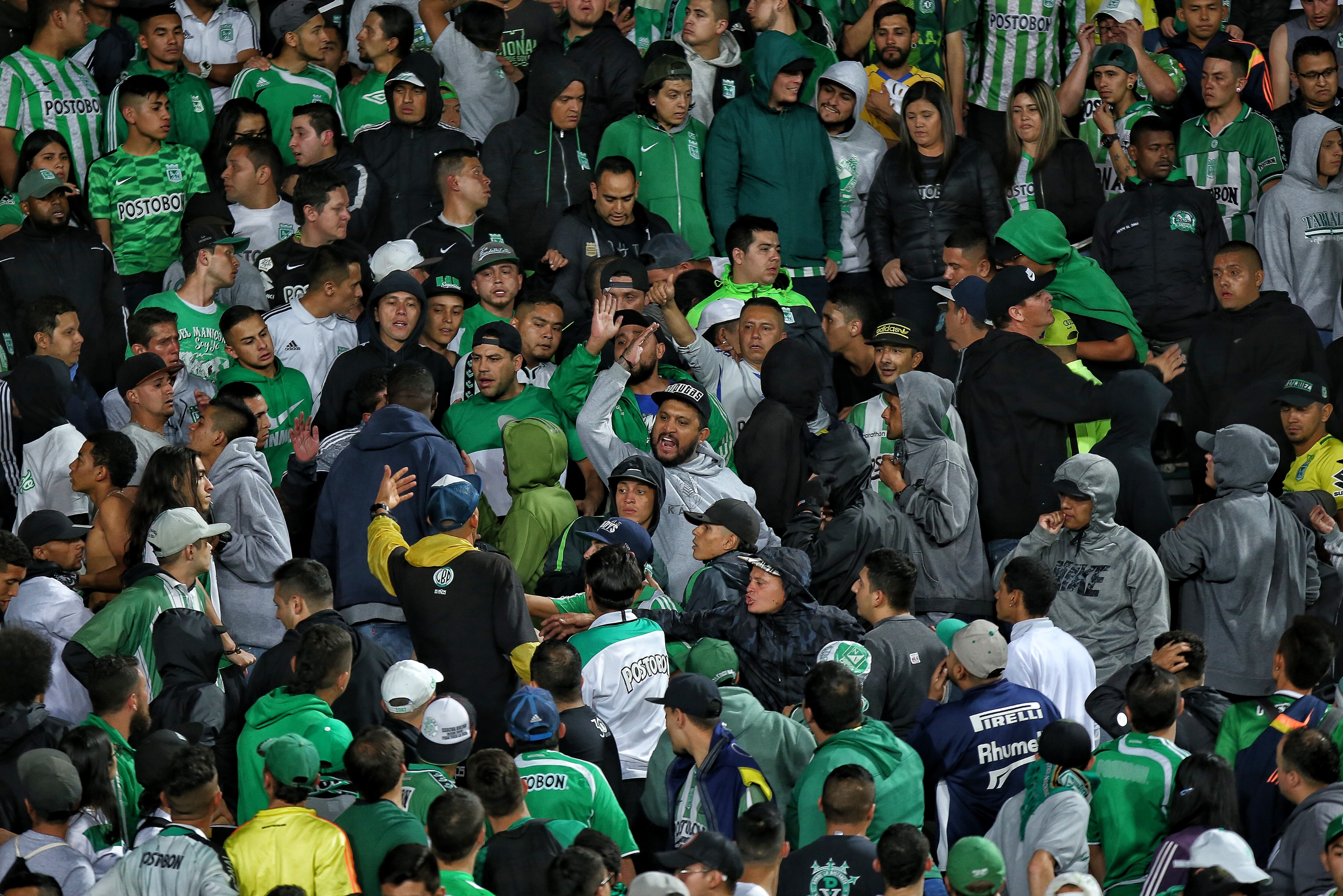 Dos personas resultaron con heridas de gravedad tras pelea entre hinchas de Atlético Nacional. Foto: (Colprensa - Camila Díaz)