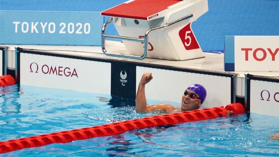 Moisés Fuentes García ganó medalla de plata en los 100 MTS pecho S4 en los Juegos Paralímpicos de Tokio 2020. Foto: Twitter: @COLParalimpico