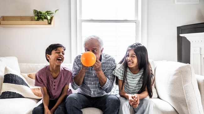 Personas celebrando el día de los inocentes // Getty Images