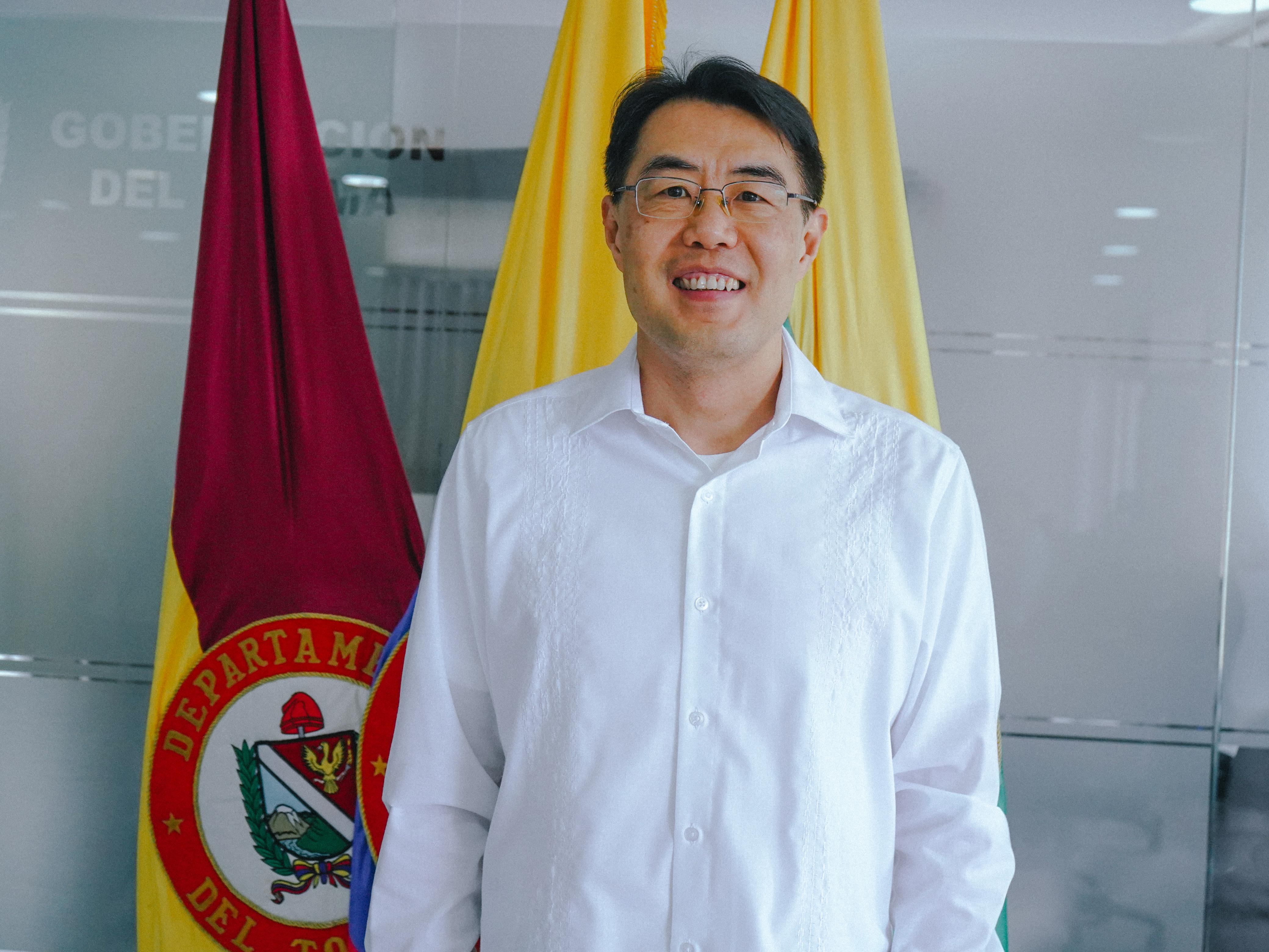 El embajador de China en Colombia, Zhu Jingyang,