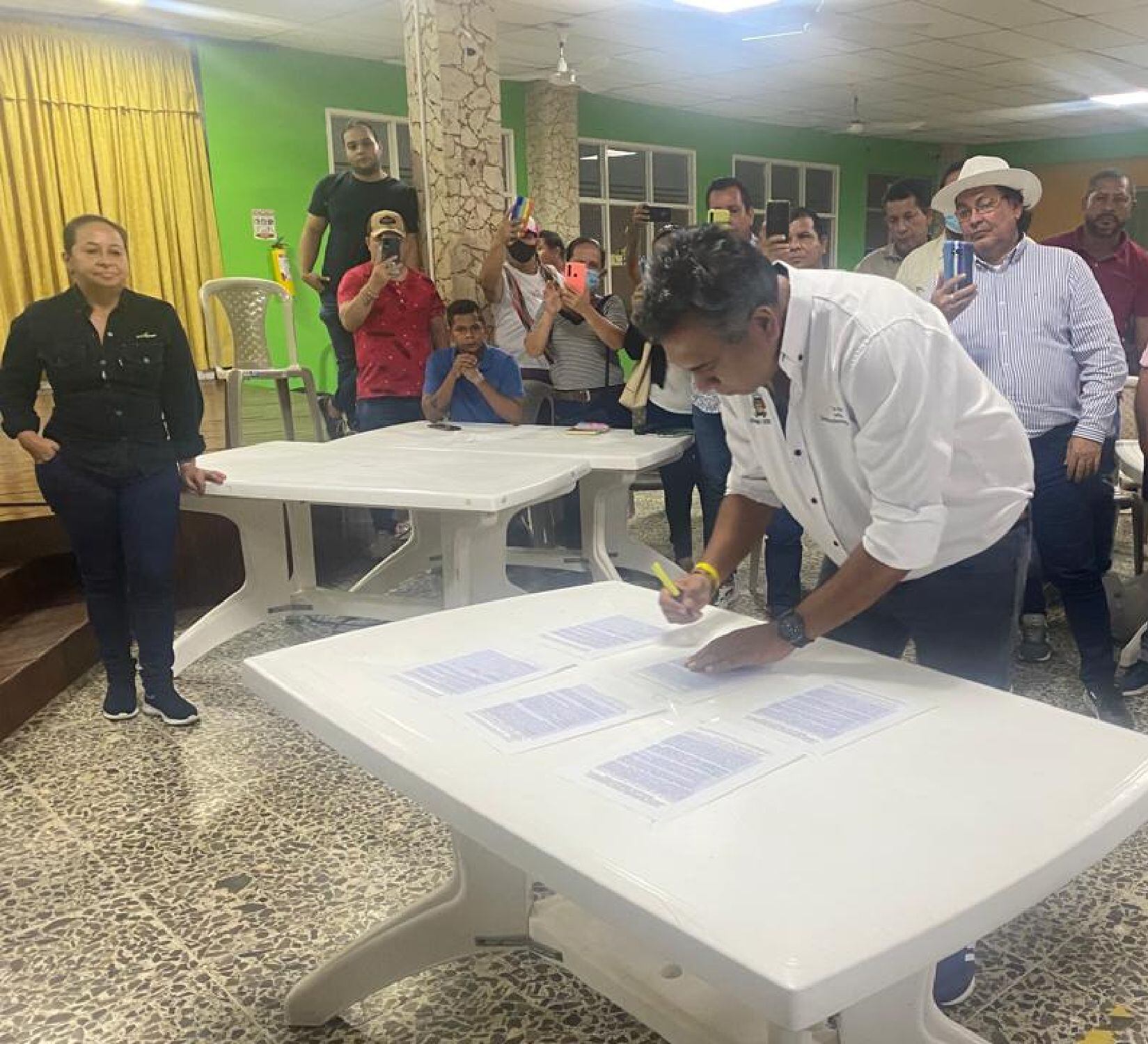 Ecopetrol llegó a acuerdos con la comunidad de Cira Infantas: no hay más bloqueos. Foto: Cortesía de la comunidad.