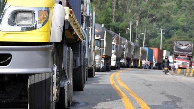 Transportadores envían mensaje al Gobierno sobre regularización en precios del combustible. Foto: Colprensa